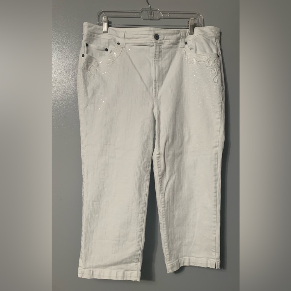 Chico’s Platinum Elegant White Women's Capris